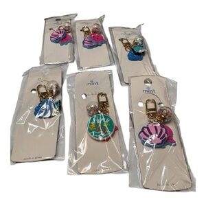 🛑SOLD🛑6  Women's Pink & Blue Shell Keychain Charm - Pack